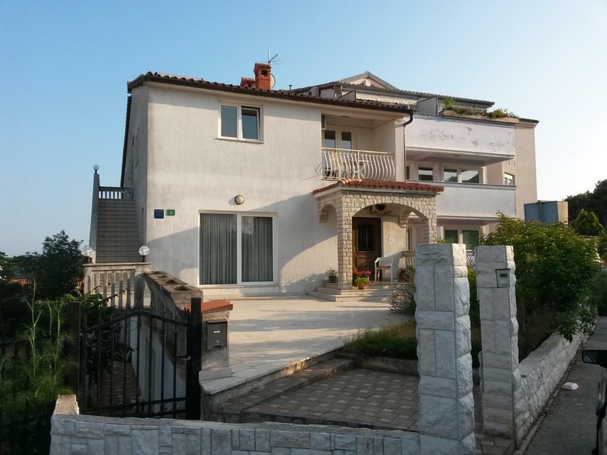Apartments Mamic Pula Exterior photo